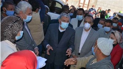 محافظ المنيا يتابع تنفيذ عدد من المشروعات بقرية جريس ضمن مبادرة حياة كريمة