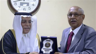 سفير السعودية يلتقي مدير جامعة السودان
