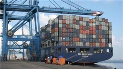 تداول 26 سفينة حاويات وبضائع عامة بميناء دمياط