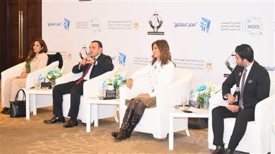 السفيرة نبيلة مكرم: تمكين الشباب صورة مضيئة لهذا العهد 