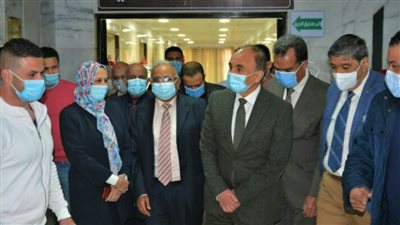 رئيس جامعة الزقازيق يفتتح جهاز الأشعة المقطعية بمستشفي العزل 2