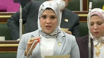 نائبة تثمن افتتاح الرئيس المشروعات القومية