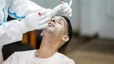 بريطانيا توافق على إجراء أول دراسة من نوعها تعرض الشباب للإصابة بكورونا