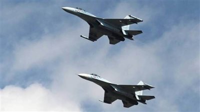 مقاتلتان روسيتان تعترضان مجموعة من الطائرات الحربية الفرنسية فوق البحر الأسود