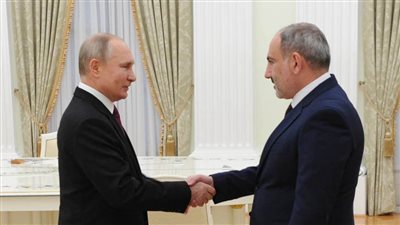 بوتين يبحث مع باشينيان الوضع في قره باغ