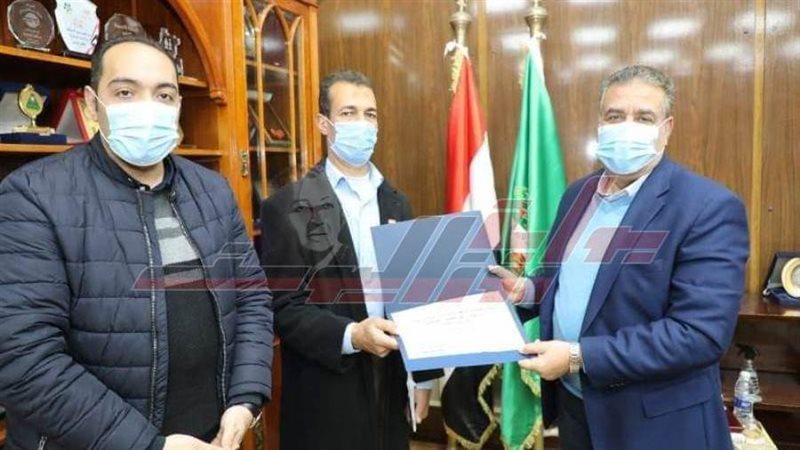 محافظ المنوفية يكرم