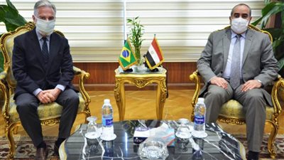 وزير الطيران المدنى يستقبل سفير البرازيل بالقاهرة