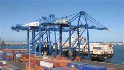 ميناء دمياط يستقبل 27 سفينة حاويات وبضائع عامة