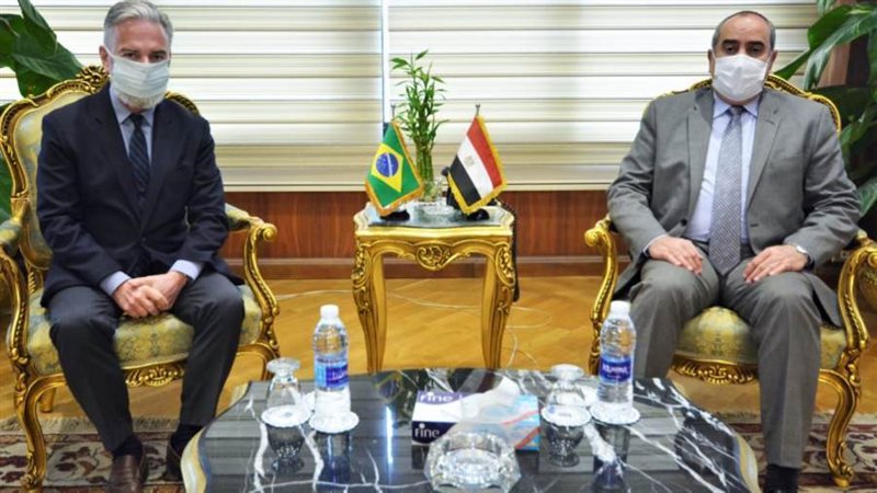 وزير الطيران والسفير