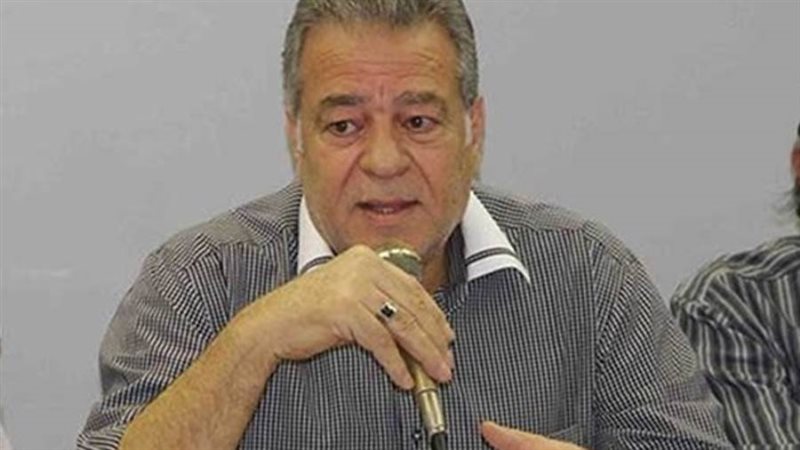 الفنان التشكيلي الدكتور