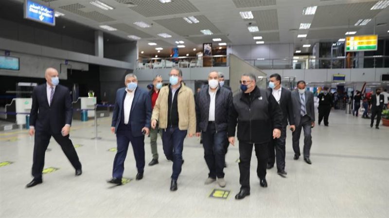 تفقد صالات السفر