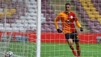 مدرب جالاتا سراي يوجه رسالة خاصة لمصطفى محمد