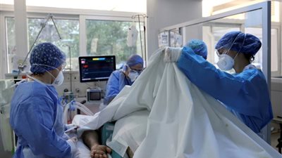 اليونان تسجل 1424 إصابة جديدة بفيروس كورونا المستجد و23 وفاة 