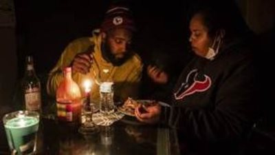 فواتير  الكهرباء نار رغم انقطاعها  خلال أيام العاصفة الثلجية  