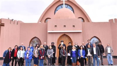  البابا تواضروس يستقبل فريق خدمة 