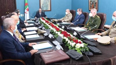 الرئيس الجزائري يرأس اجتماعا للمجلس الأعلى للأمن