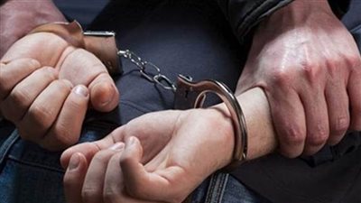 أجهزة الأمن تضبط صاحب صالون تجميل وزوجته ينتحلان صفتي طبيبين  