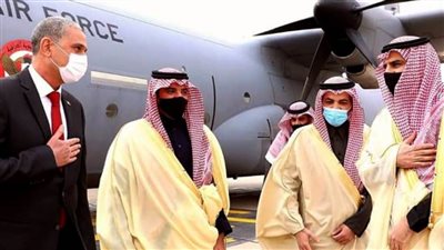  وزير الداخلية العراقي يصل إلى الرياض