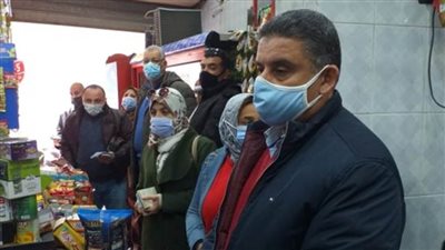 إغلاق منشآت تجارية وإعدام مواد غذائية فاسدة في حملات مختلفة بالإسكندرية
