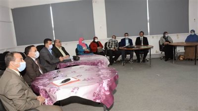 جامعة أسيوط تبحث سبل إنشاء وحدات متخصصة لمحو أمية الكبار 