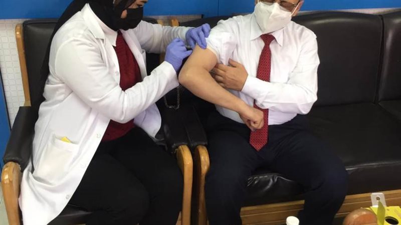 تطعيم الكوادر الطبية