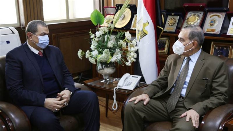 محافظ كفرالشيخ ووزير