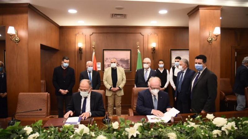 خلال توقيع البروتوكول