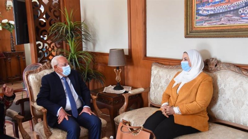 محافظ بورسعيد ووزيرة