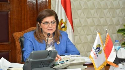 موجز الرابعة.. التخطيط تعلن موعد صرف منحة العمالة غير المنتظمة