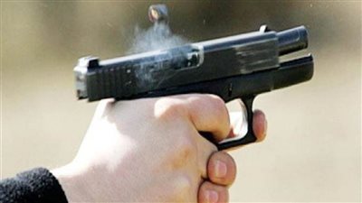  فرد شرطة يطلق النار علي اثنين من زملائه.. ويهذي بكلام غير مفهوم