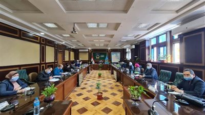 جامعة دمنهور تضع خطة للمساهمة فى مبادرة الرئيس 