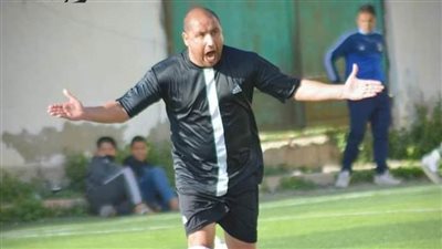 الهداف التاريخي للممتاز “ب” بدون مأوى.. ينام في محلات الشارع