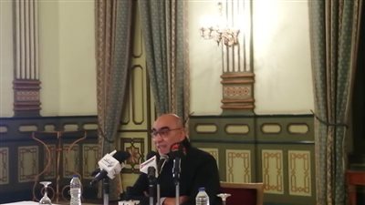 أبرزها الخروج من الفقاعة.. 5 أزمات وراء إيقاف هشام نصر 