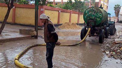كفر الشيخ تواصل رفع مياه الأمطار من الشوارع والميادين