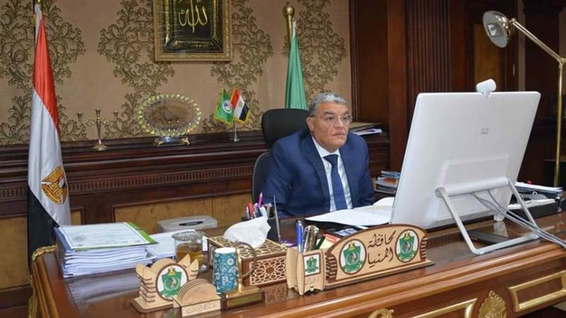 محافظ المنيا خلال