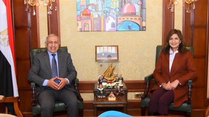 وزيرة الهجرة ورئيس