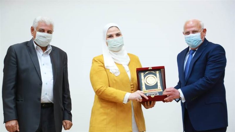 خلال التكريم