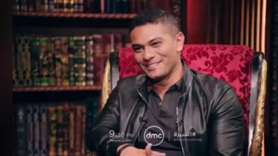 آسر ياسين يكشف عن علاقاته العاطفية قبل الزواج في 