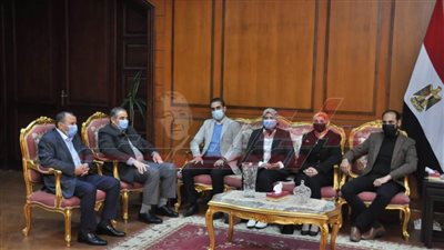 رئيس جامعة كفر الشيخ يستقبل مسؤولو مبادرة 