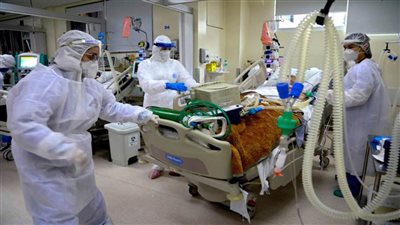 بريطانيا تخفض مستوى الإنذار من خطورة فيروس كورونا من 5 إلى 4