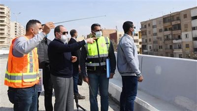 عاجل| السيسي يقوم بجولة تفقدية لأعمال تطوير الطرق والمحاور بشرق القاهرة