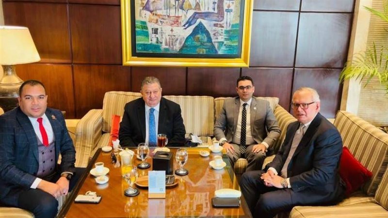 اجتماع السفير العرابى