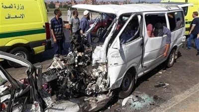 مصرع وإصابة 14 شخصاً إثر تصادم سيارتين على الطريق الزراعي بأسوان