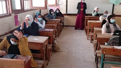 35030 طالبًا يؤدون امتحانات الصف الأول الثانوي بالبحيرة