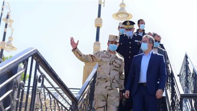 العناني يتفقد تطوير المرسى السياحي بالأقصر