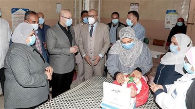 تطعيم 566 ألفا و444 طفلا ضد مرض شلل الأطفال ببني سويف