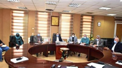 محافظ الشرقيه يشدد على متابعة أصحاب المحال التجارية الالتزام بمواعيد الغلق 