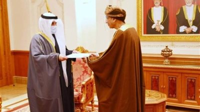 رسالة خطية من أمير الكويت إلى سلطان عمان تتعلق بالعلاقات الثنائية