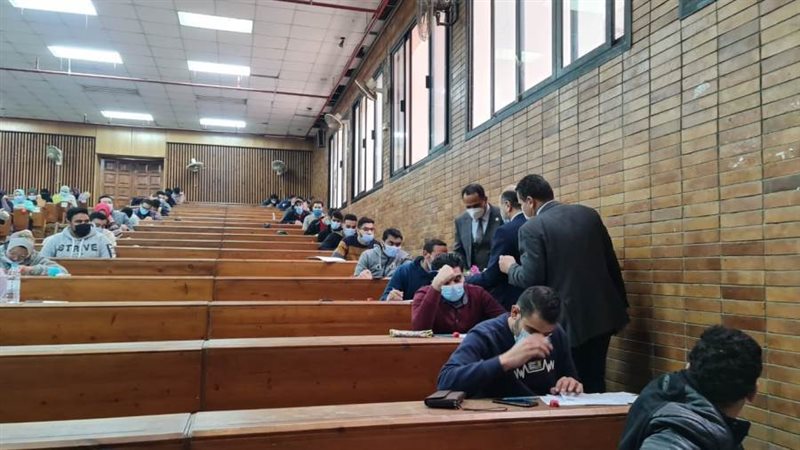 بدء امتحانات نصف