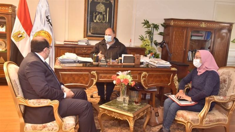 محافظ أسيوط يلتقى